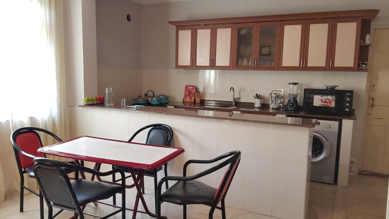 Guest House Luka Batumi Zewnętrze zdjęcie